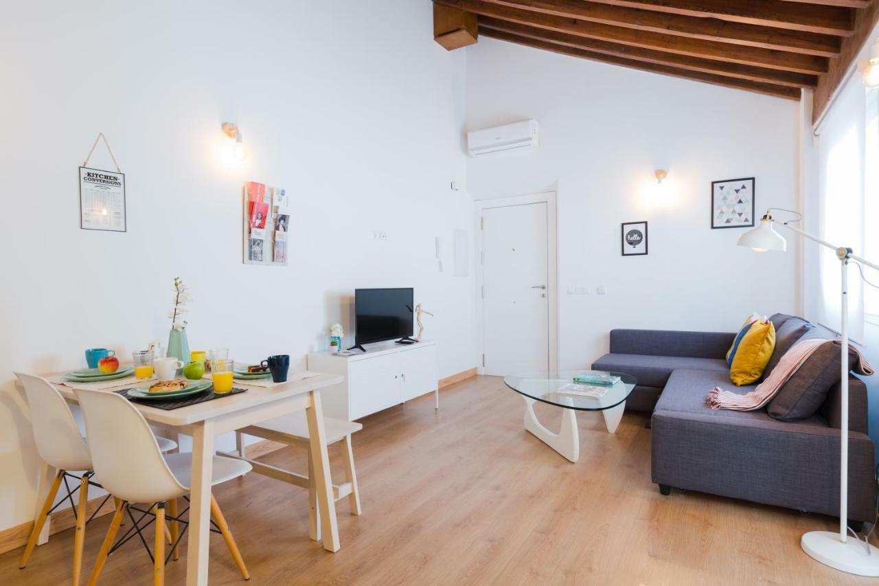 Hola Malaga Centro Apartment Екстериор снимка